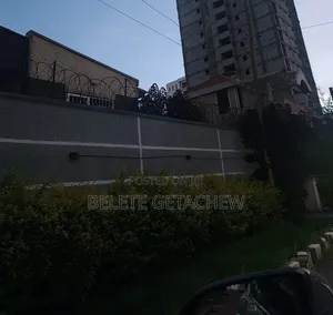 6bdrm House in Bole Skylight, G+1 for sale