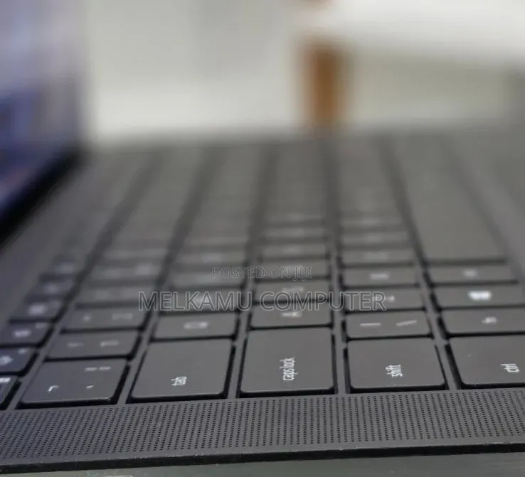 New Laptop Apple MacBook Pro 2019 16GB Intel Core i7 SSD 512GB