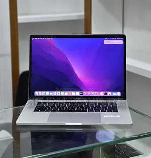 New Laptop Apple MacBook Pro 2016 16GB Intel Core i7 SSD 256GB