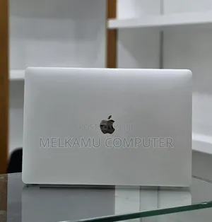 New Laptop Apple MacBook Pro 2016 16GB Intel Core i7 SSD 256GB