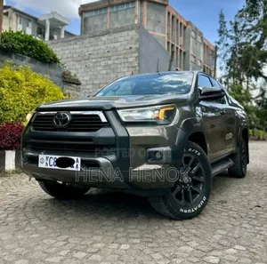Toyota Hilux 2021 Gray