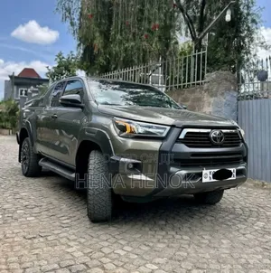 Toyota Hilux 2021 Gray