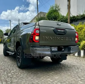 Toyota Hilux 2021 Gray