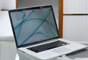 New Laptop Apple MacBook Pro 2015 16GB Intel Core i7 SSD 512GB
