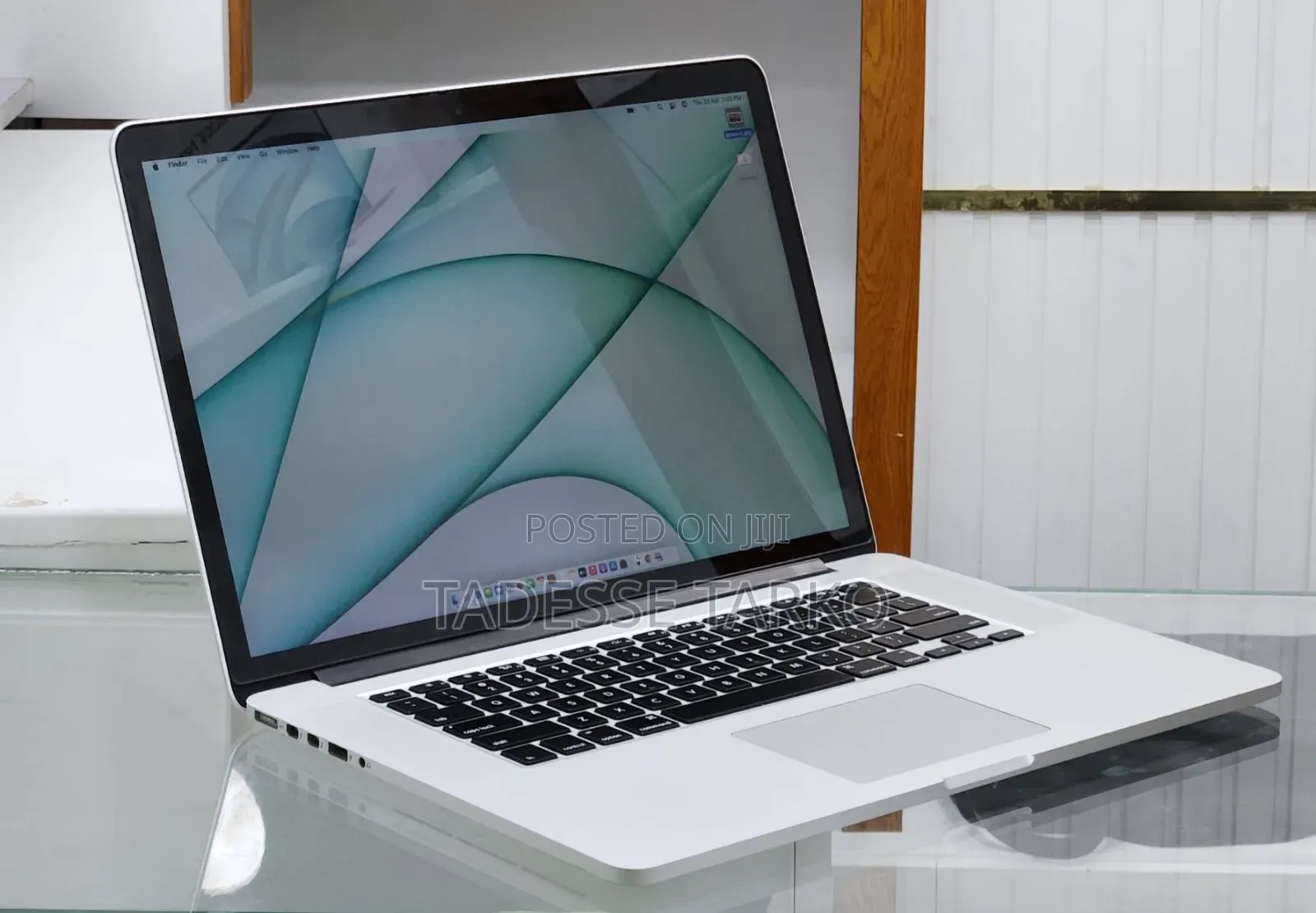 New Laptop Apple MacBook Pro 2015 16GB Intel Core i7 SSD 512GB