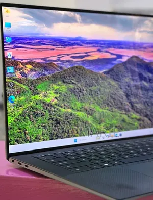 New Laptop Dell Precision 15 7550 16GB Intel Core i9 SSD 512GB