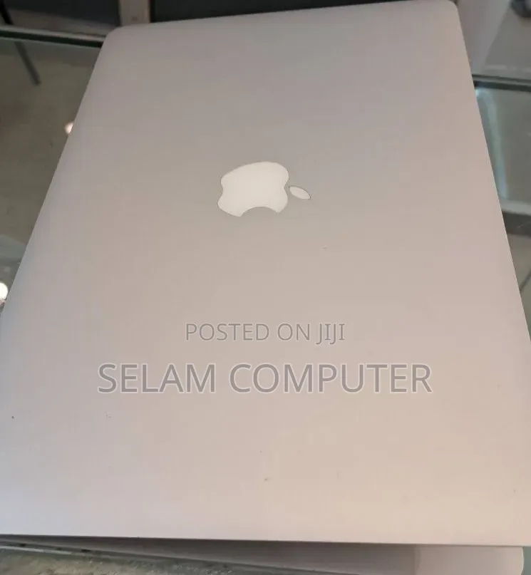 New Laptop Apple MacBook 2017 8GB SSD 256GB