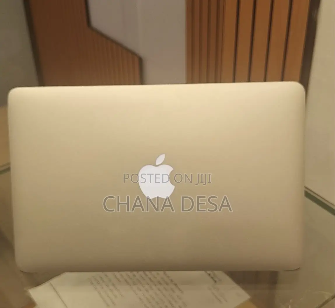 New Laptop Apple MacBook Pro 2015 4GB Intel Core i5 SSD 128GB