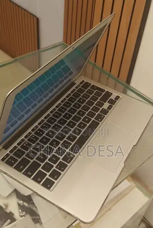 New Laptop Apple MacBook Pro 2015 4GB Intel Core i5 SSD 128GB