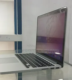 New Laptop Apple MacBook Pro 2015 8GB Intel Core i5 SSD 256GB