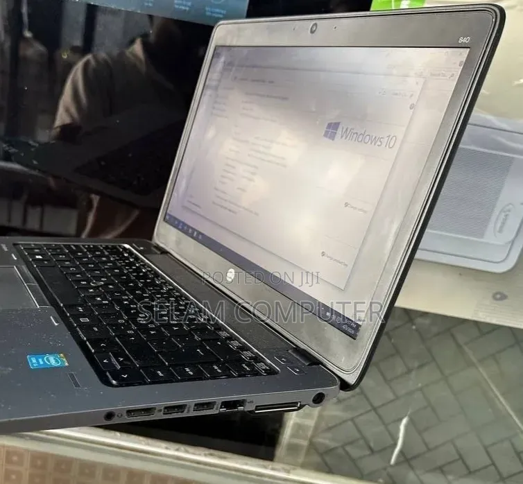 New Laptop HP EliteBook 840 G11 8GB Intel Core i5 HDD 500GB