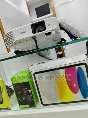 Brand New Epson Projector Model Name: Eb -X49 Hardware Interce: Vg