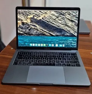 New Laptop Apple MacBook Pro 2017 8GB Intel Core i5 SSD 256GB