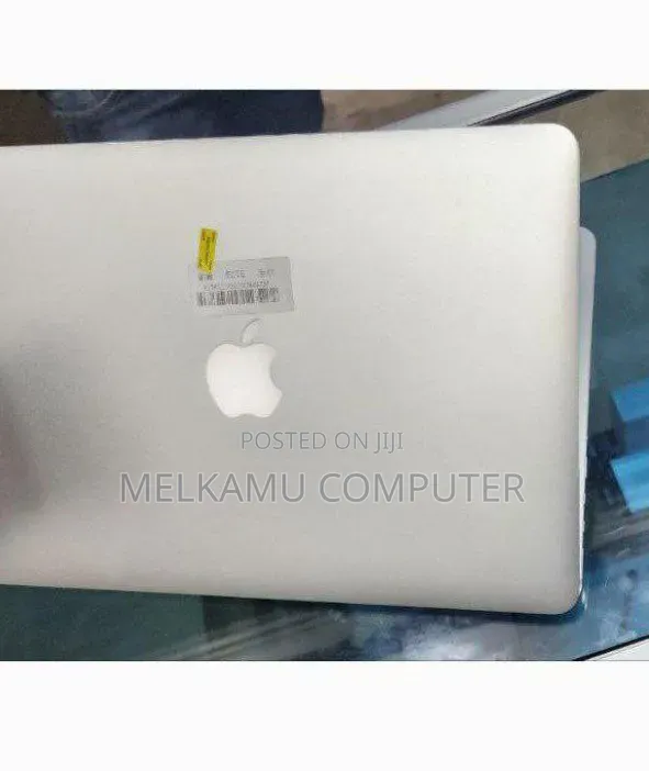 New Laptop Apple MacBook Pro 2015 8GB Intel Core i5 SSD 512GB
