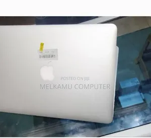 New Laptop Apple MacBook Pro 2015 8GB Intel Core i5 SSD 512GB