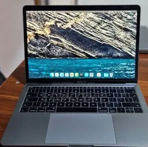 New Laptop Apple MacBook 8GB Intel Core i5 SSD 256GB