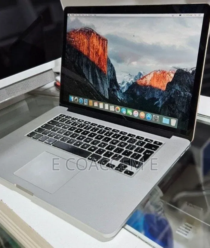 New Laptop Apple MacBook 16GB Intel Core i7 SSD 256GB