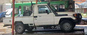 Toyota Land Cruiser 2006 White