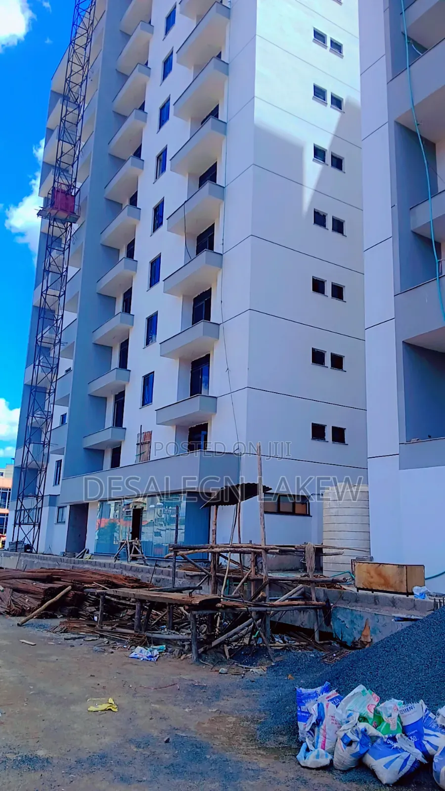 5bdrm Apartment In ግዮን ሆምስ/Ghion Gass, Kirkos For Sale