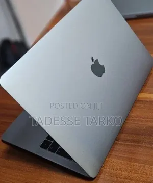 New Laptop Apple MacBook Pro 2015 16GB Intel Core i7 SSD 256GB
