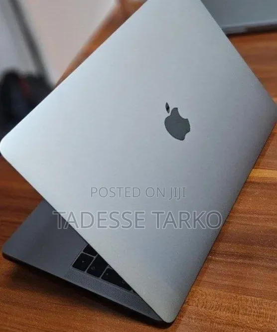 New Laptop Apple MacBook Pro 2015 16GB Intel Core i7 SSD 256GB
