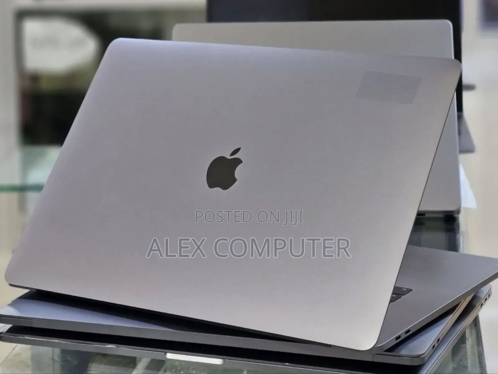 New Laptop Apple MacBook Pro 2017 16GB Intel Core i7 SSD 512GB
