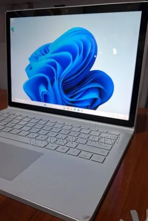 New Laptop Microsoft Surface Book 2 16GB Intel Core i7 SSD 512GB