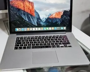 New Laptop Apple MacBook Pro 2015 16GB Intel Core i5 SSD 256GB