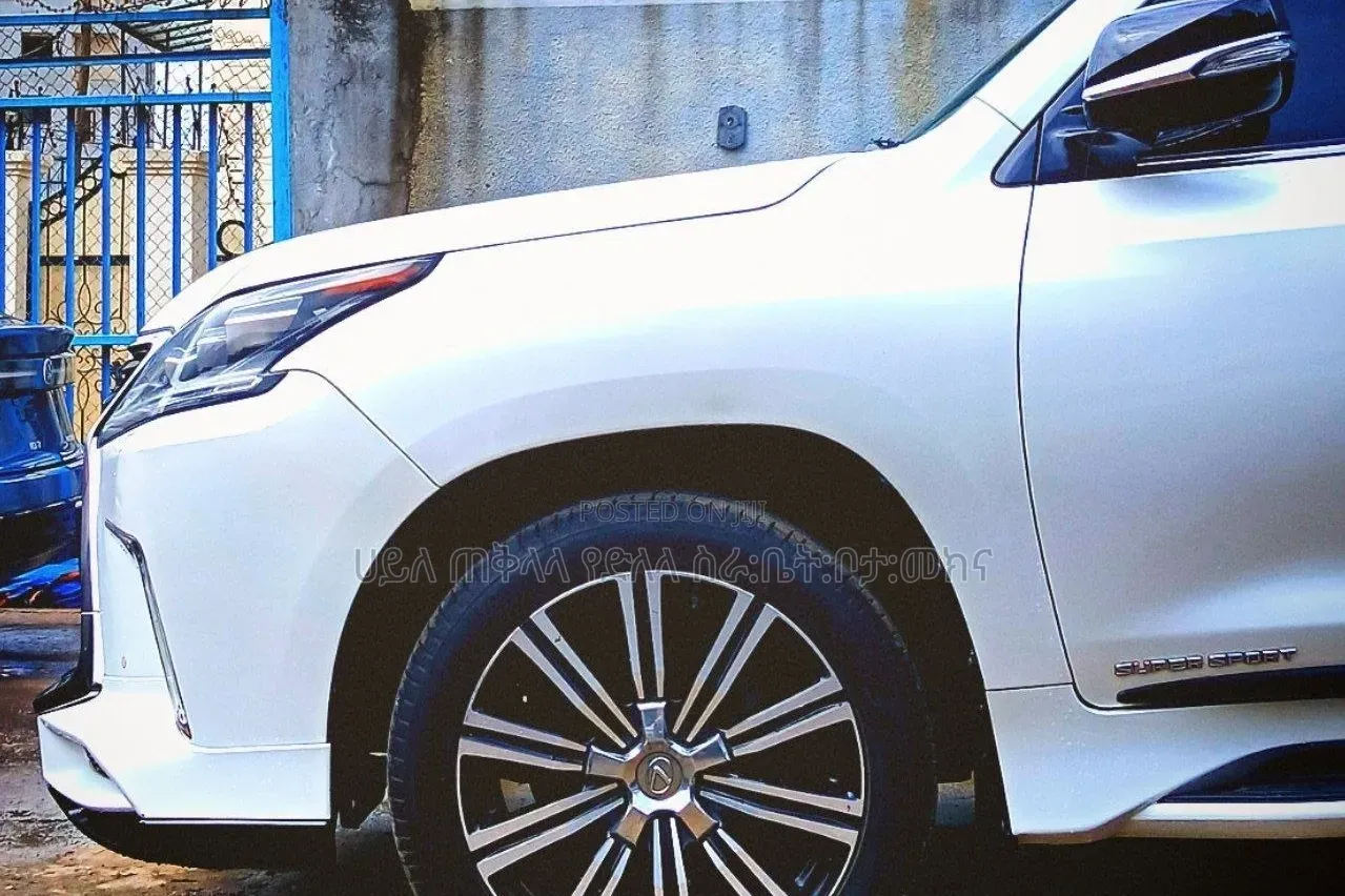 Lexus LX 2021 White
