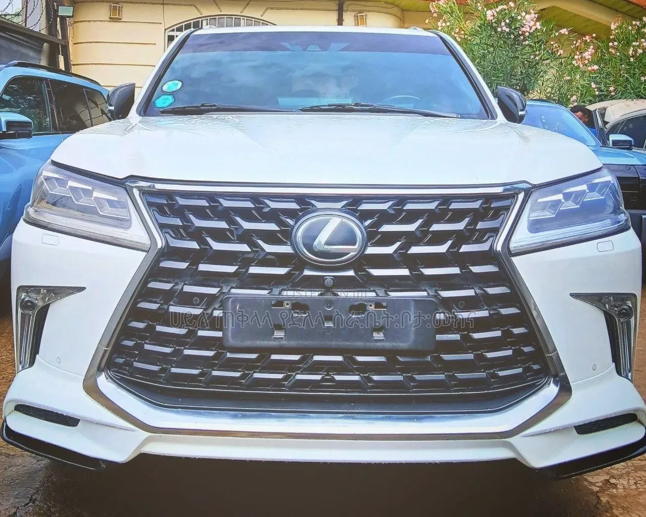 Lexus LX 2021 White