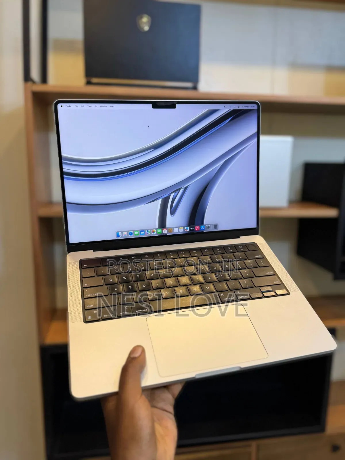 New Laptop Apple MacBook Pro 2021 M1 16GB SSD 512GB