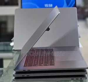 New Laptop Apple MacBook Pro 2017 16GB Intel Core i7 SSD 512GB