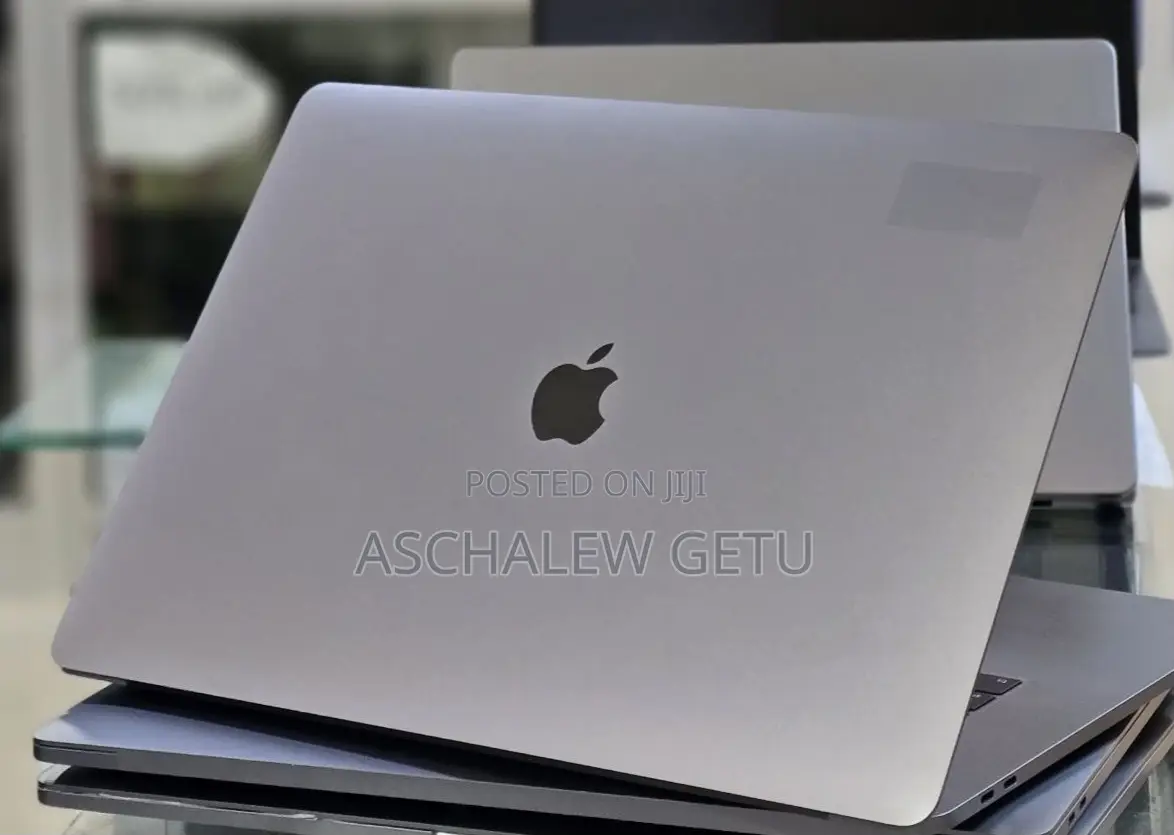 New Laptop Apple MacBook Pro 2017 16GB Intel Core i7 SSD 512GB