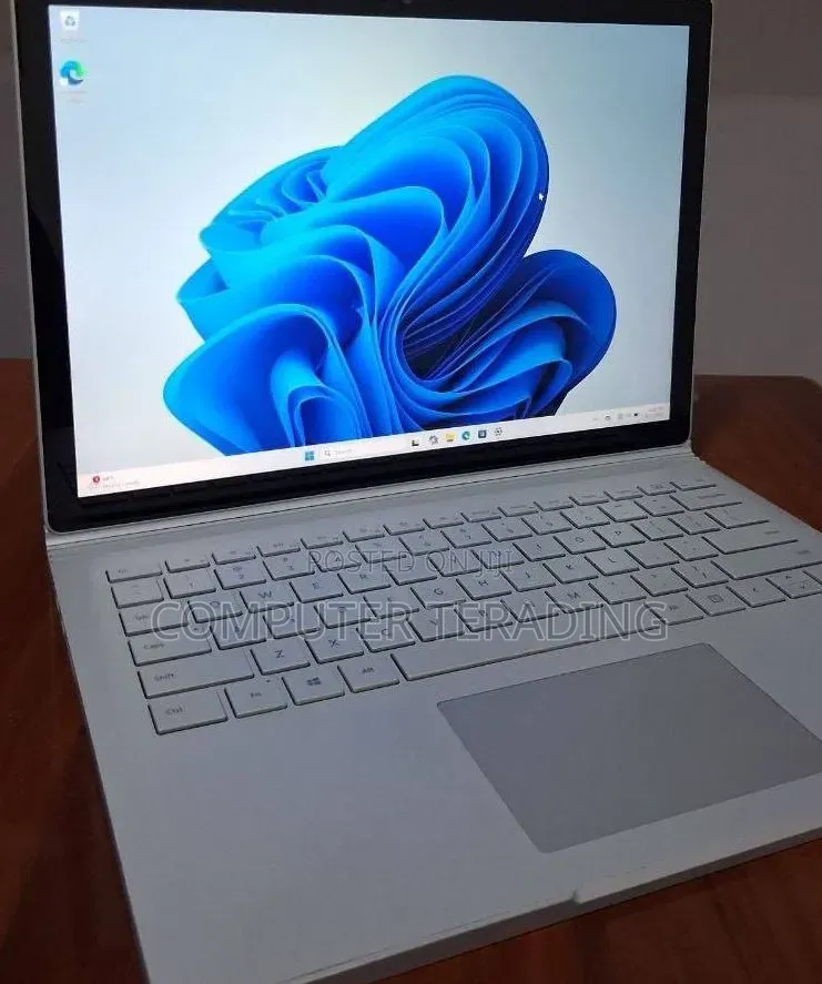 New Laptop Microsoft Surface Book 2 16GB Intel Core i7 SSD 512GB