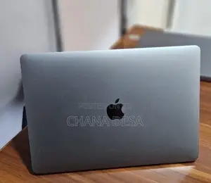 New Laptop Apple MacBook Pro 2017 8GB Intel Core i5 SSD 256GB