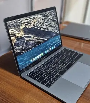 New Laptop Apple MacBook Pro 2017 8GB Intel Core i5 SSD 256GB