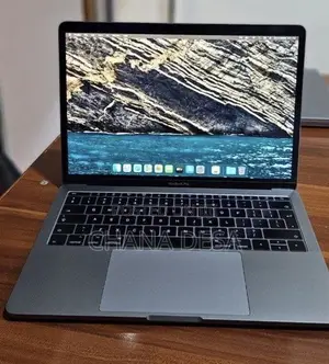 New Laptop Apple MacBook Pro 2017 8GB Intel Core i5 SSD 256GB