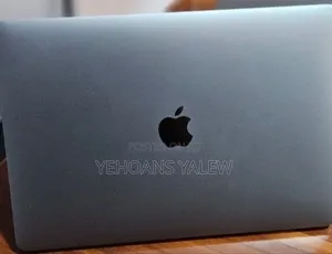 New Laptop Apple MacBook Pro 2017 8GB Intel Core i5 SSD 256GB