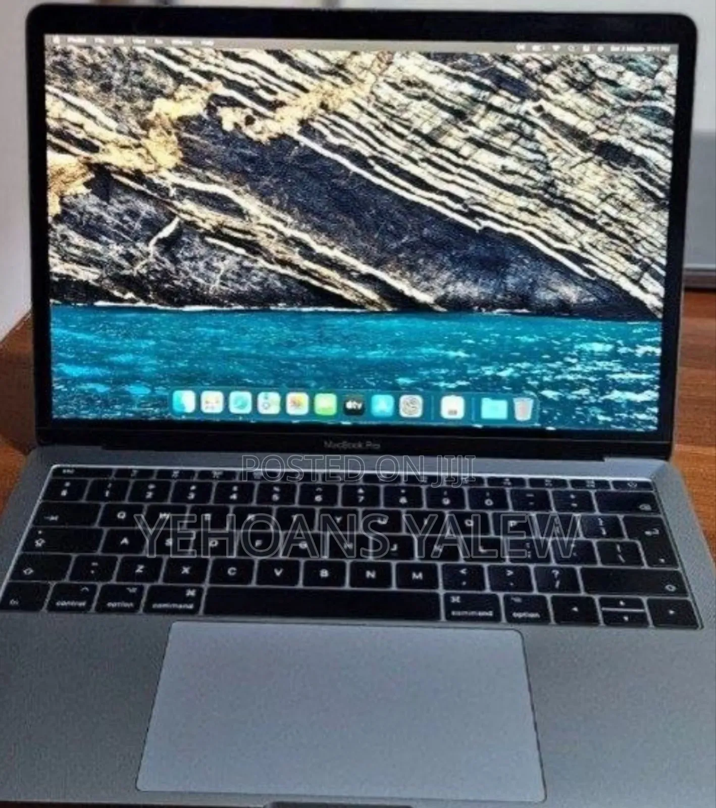 New Laptop Apple MacBook Pro 2017 8GB Intel Core i5 SSD 256GB