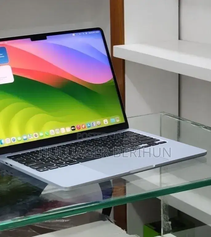 New Laptop Apple MacBook Air 2025 M4 13-inch 16GB Apple M4 SSD 256GB