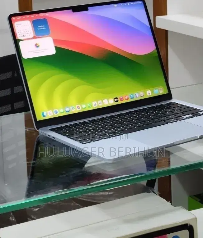 New Laptop Apple MacBook Air 2025 M4 13-inch 16GB Apple M4 SSD 256GB