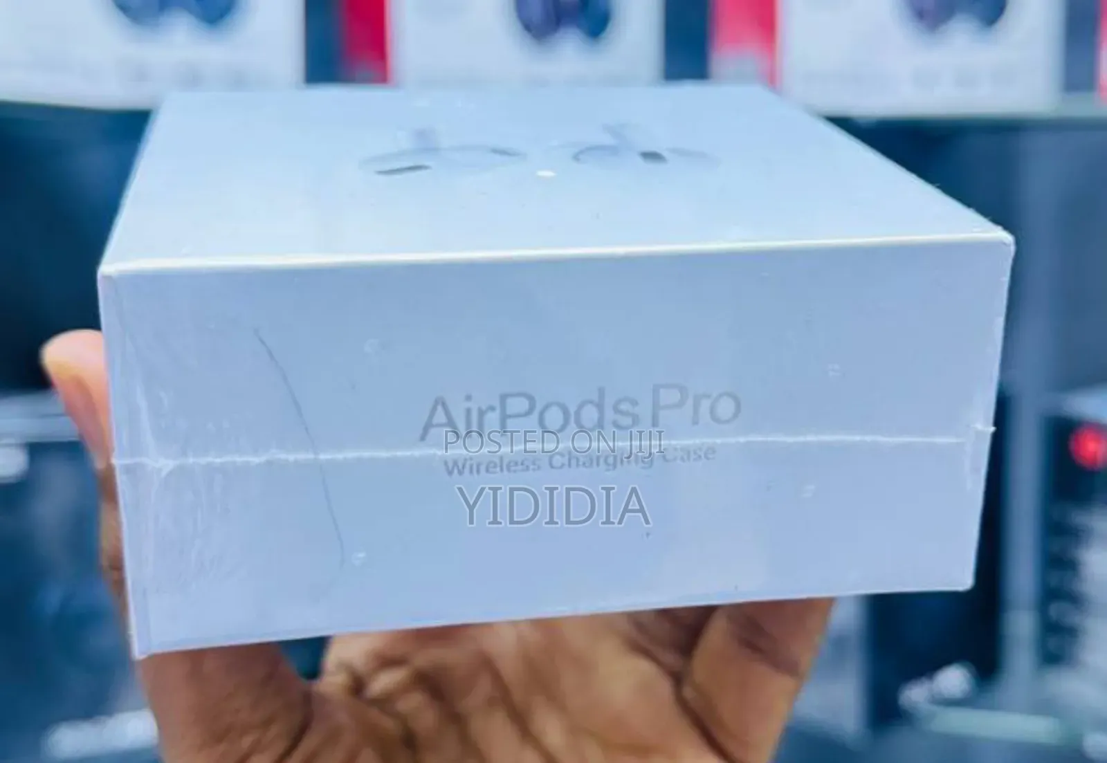 ‎ White Apple Airpods Pro – Wireless Charging Case