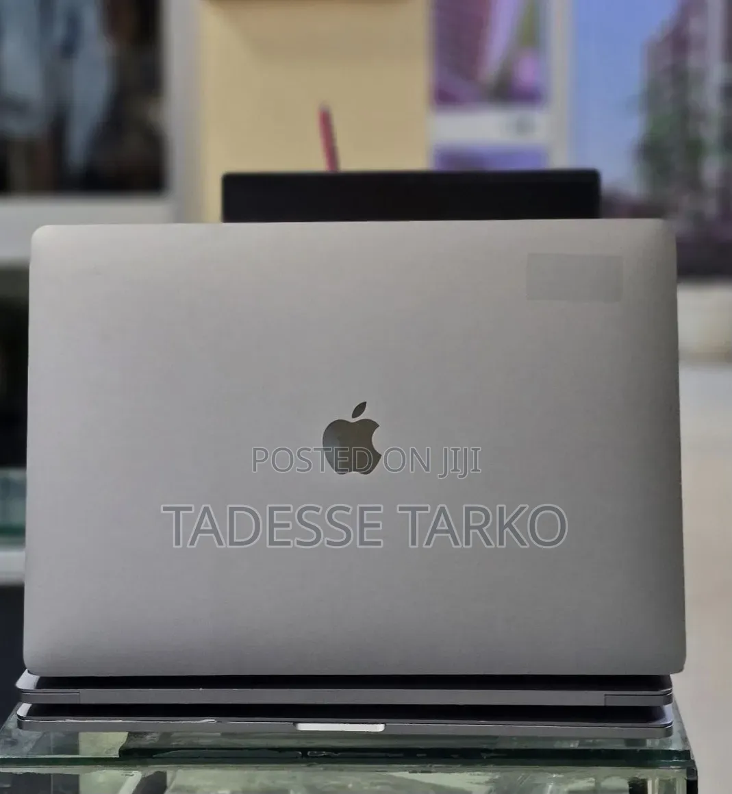 New Laptop Apple MacBook Pro 2017 16GB Intel Core i7 SSD 512GB