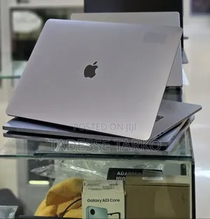 New Laptop Apple MacBook Pro 2017 16GB Intel Core i7 SSD 512GB