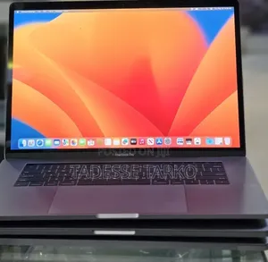 New Laptop Apple MacBook Pro 2017 16GB Intel Core i7 SSD 512GB