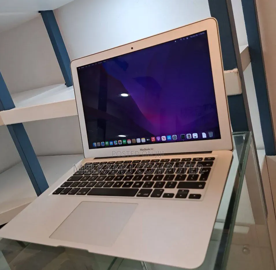 New Laptop Apple MacBook Air 2017 8GB Intel Core i5 SSD 128GB