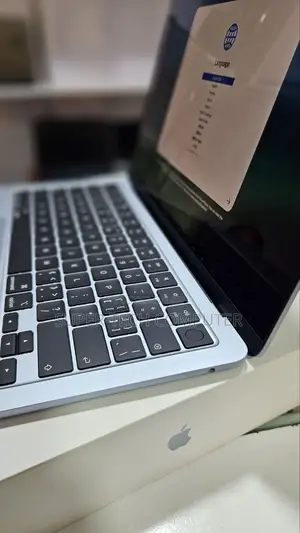 New Laptop Apple MacBook Air 2025 M4 13-inch 16GB Apple M4 SSD 256GB
