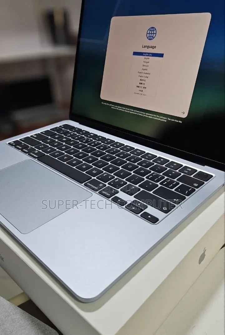New Laptop Apple MacBook Air 2025 M4 13-inch 16GB Apple M4 SSD 256GB