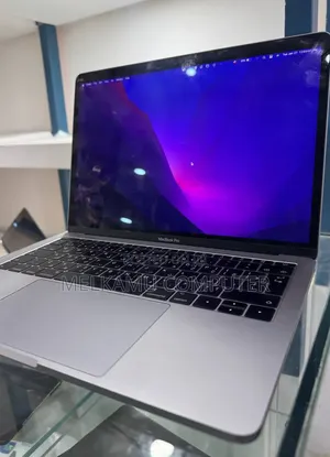 New Laptop Apple MacBook Pro 2017 8GB Intel Core i5 SSD 512GB