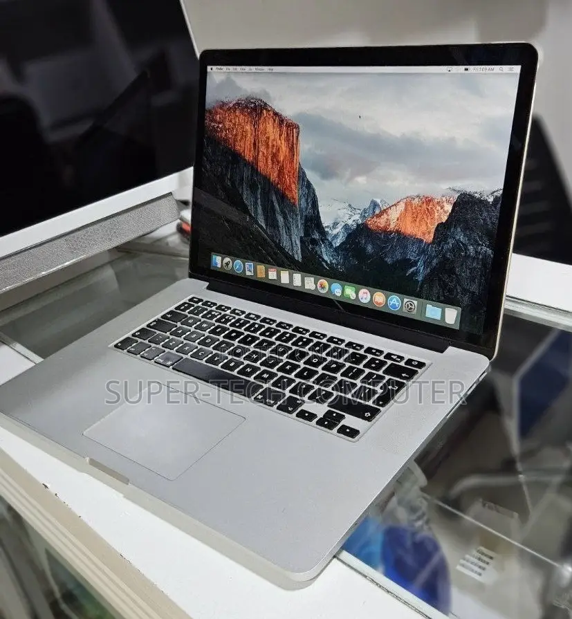 New Laptop Apple MacBook 2015 16GB Intel Core i7 SSD 256GB
